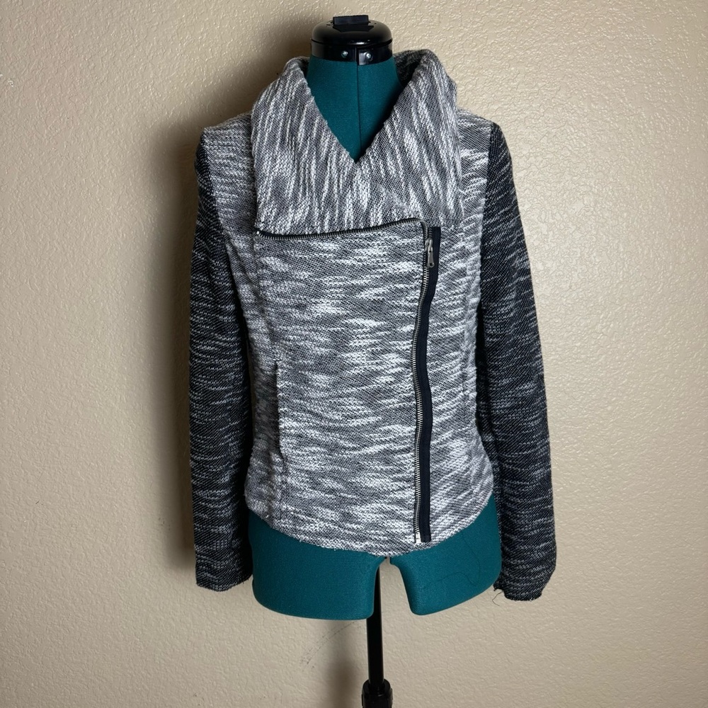 Women’s Sz Small Chunky Zipper Black/White Moto Jacket Marled Knit
